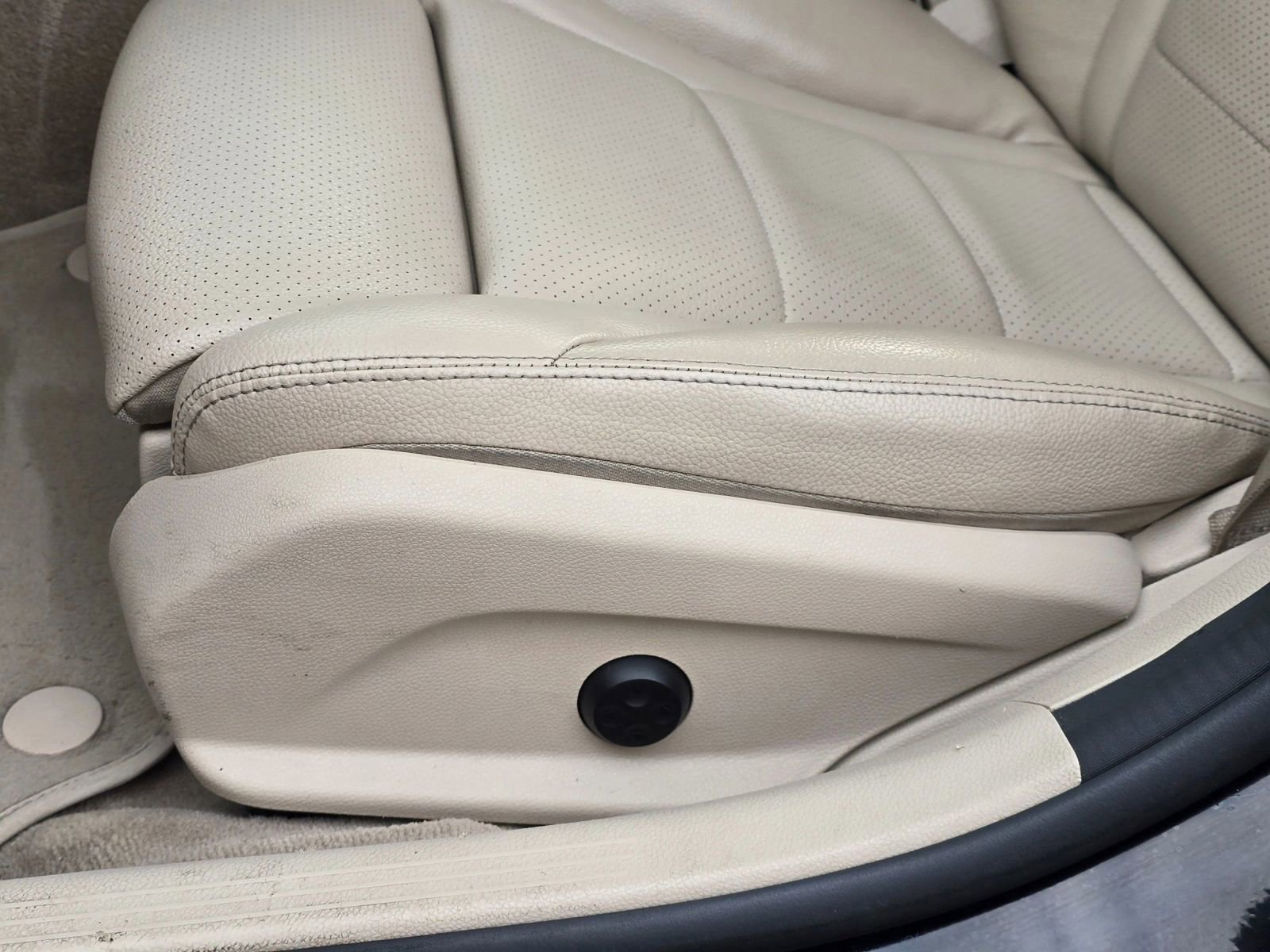 Used 2017 Mercedes-Benz C 300 4MATIC Sedan w/ Premium 3 Package image 21