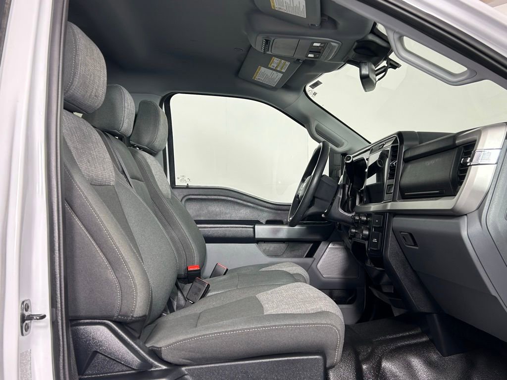 Used 2025 Ford F250 XLT w/ Black Appearance Package image 11