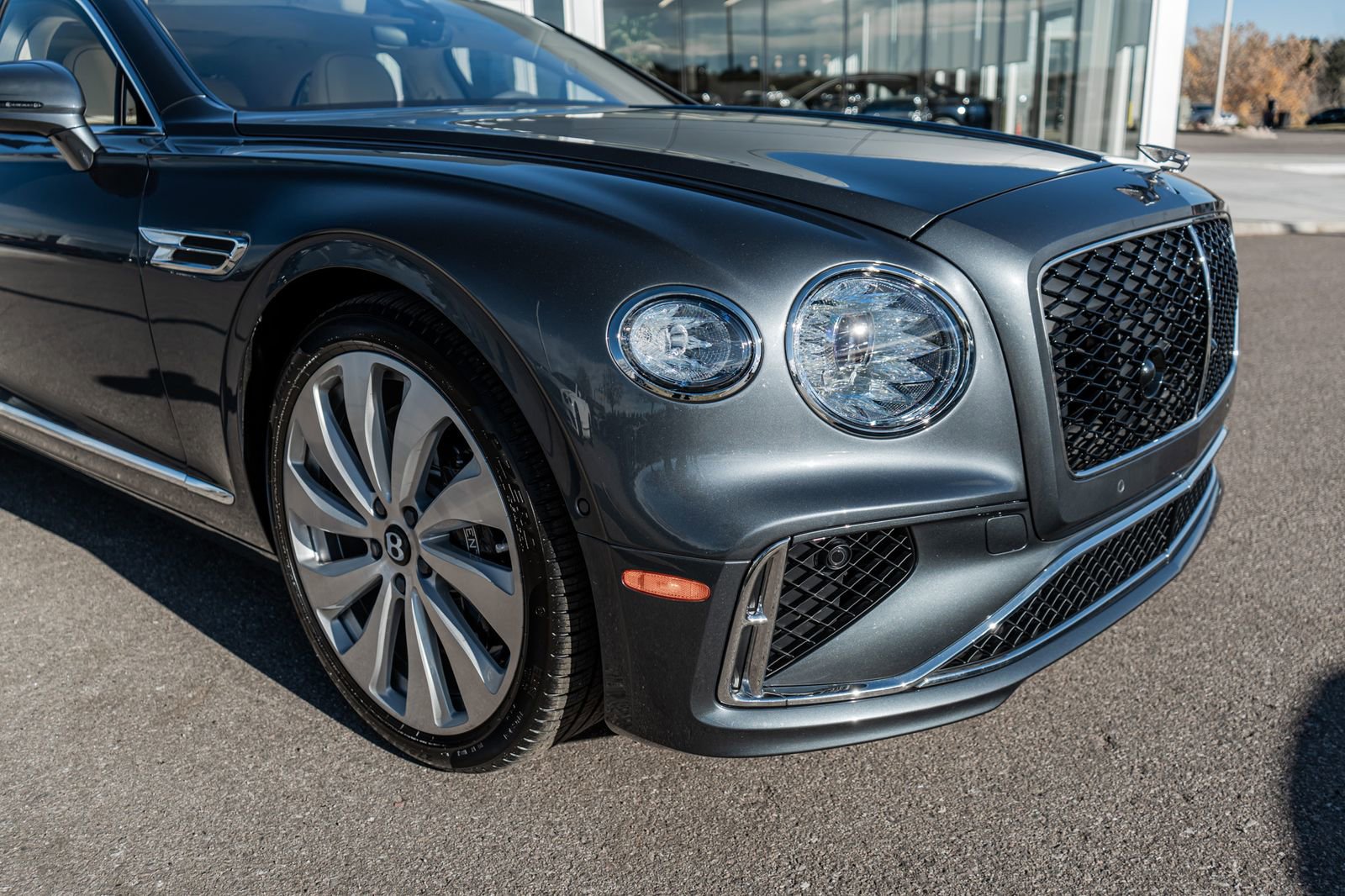 Certified 2026 Bentley Flying Spur Plug-In Hybrid image 18