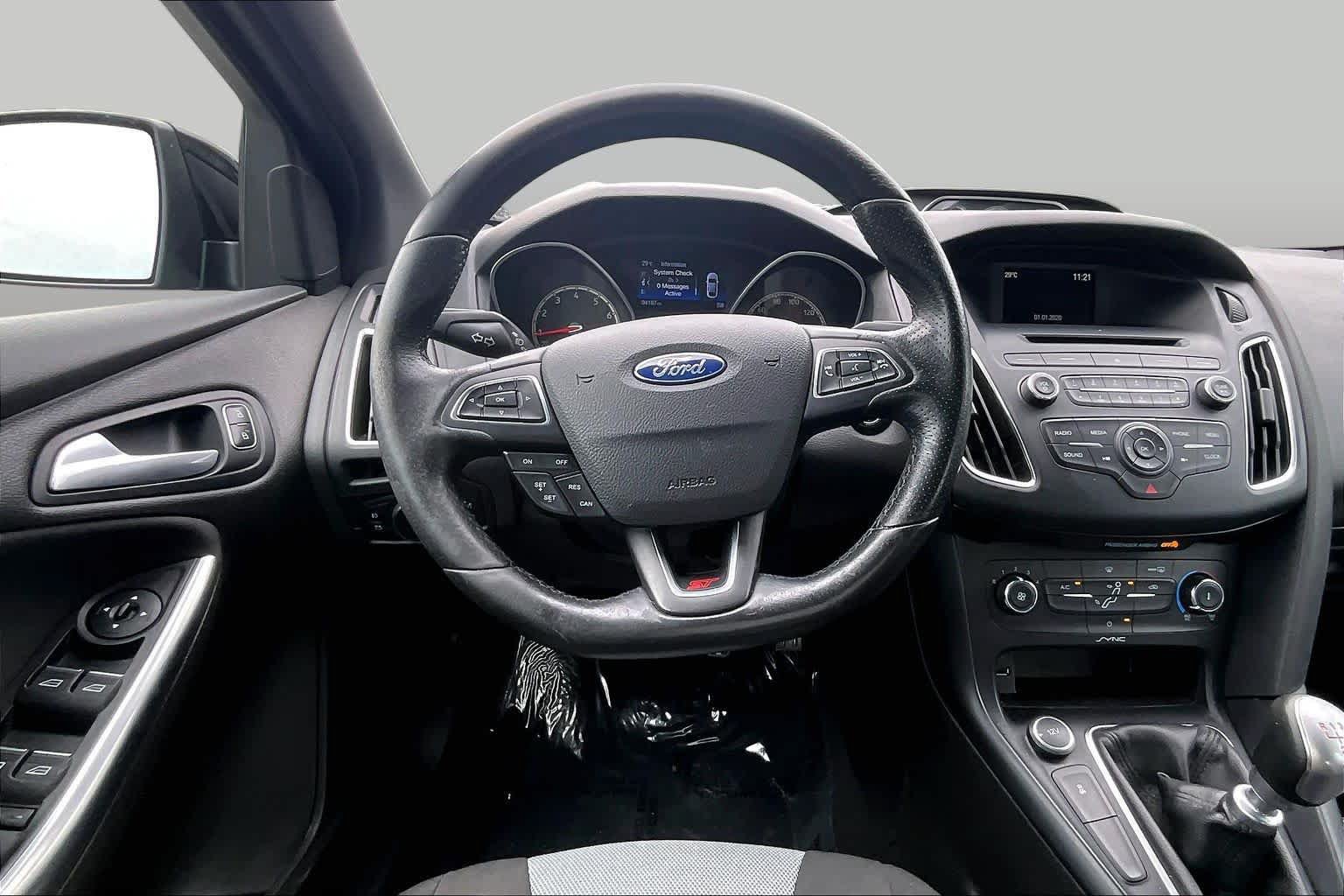 Used 2016 Ford Focus ST FWD image 6