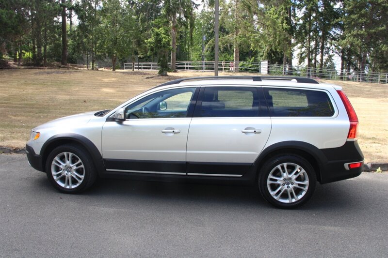 Used 2016 Volvo XC70 T5 Premier w/ Proximity Package AWD/4WD image 14