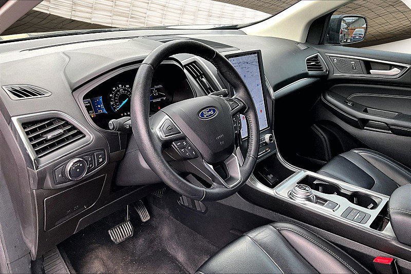 Used 2022 Ford Edge Titanium w/ Equipment Group 301A image 12