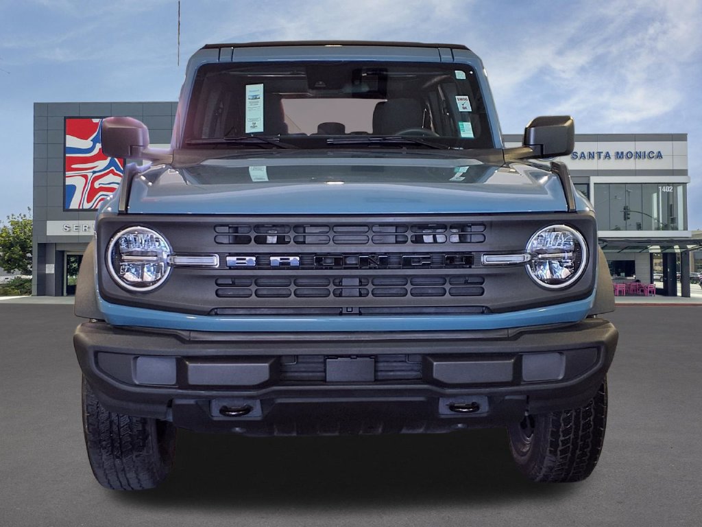 Used 2023 Ford Bronco 4-Door AWD/4WD image 2