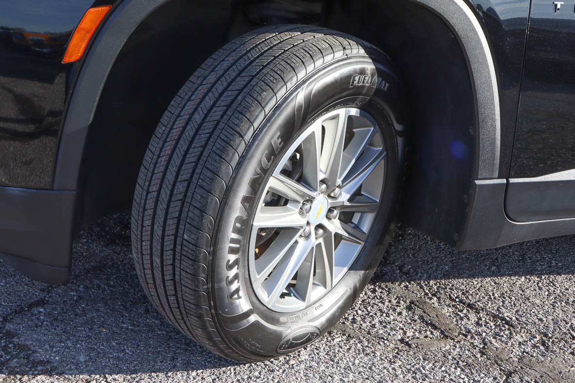 Used 2023 Chevrolet Traverse LT image 17