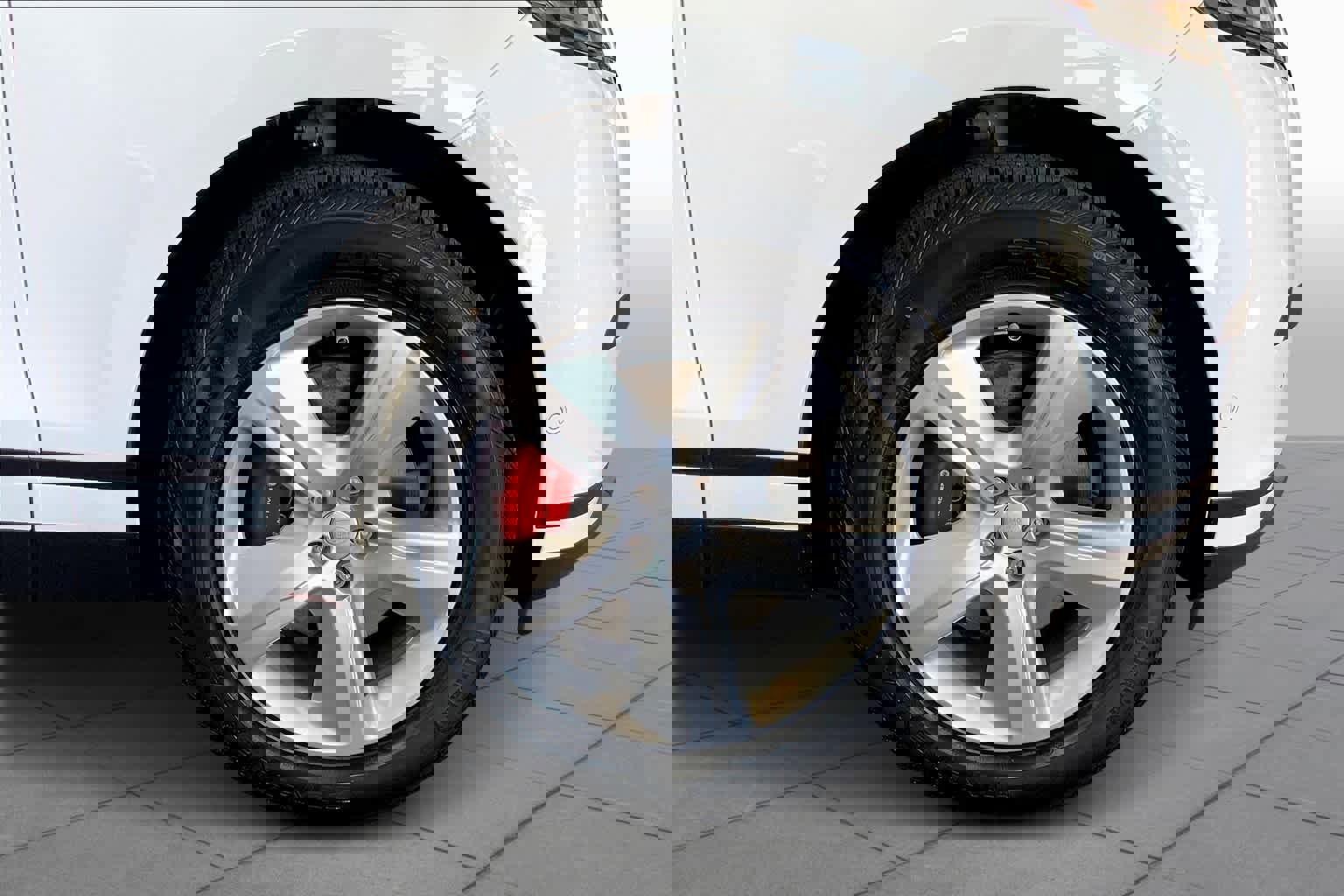 Used 2025 Land Rover Range Rover Velar S image 11