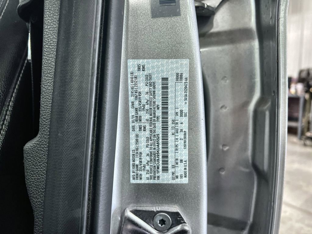 Used 2019 Ford Escape Titanium image 10