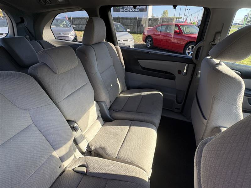 Used 2016 Honda Odyssey SE image 16