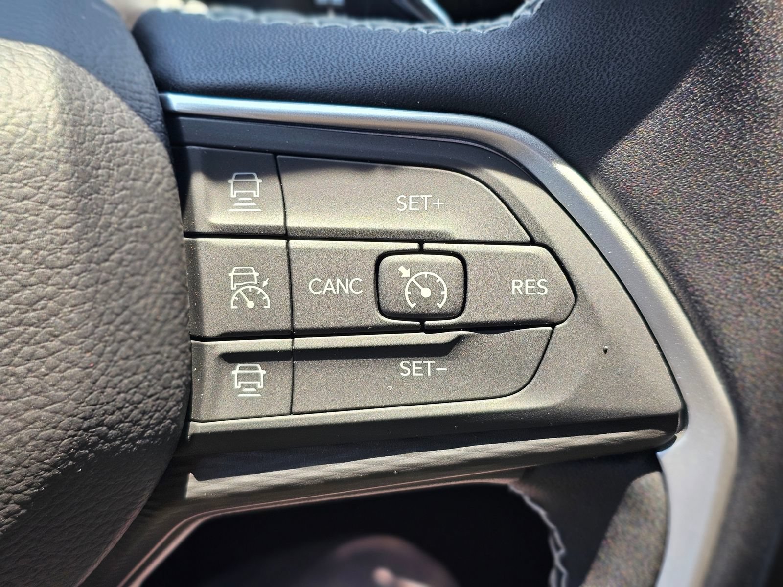 New 2026 Jeep Grand Cherokee L Laredo RWD image 17