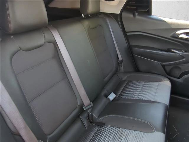 Used 2024 Chevrolet Trax LT w/ LT Convenience Package FWD image 27