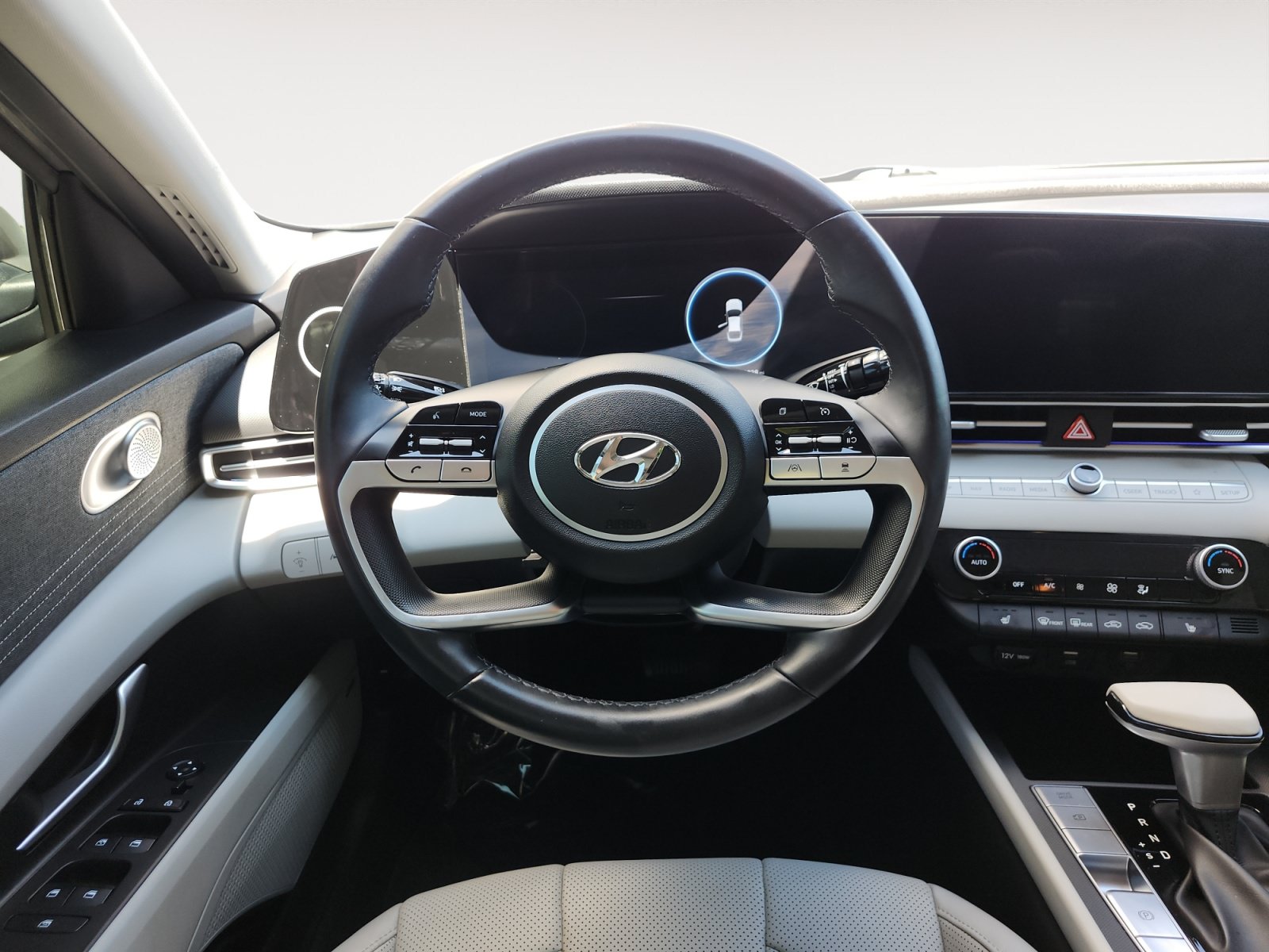 Used 2023 Hyundai Elantra Limited w/ Cargo Package FWD image 12