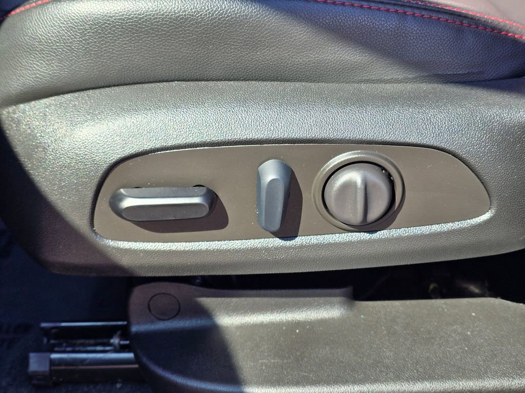 Used 2023 Chevrolet Equinox RS w/ RS Leather Package AWD/4WD image 21