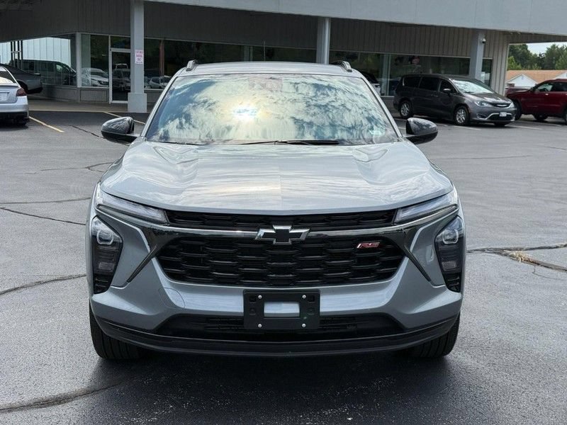 Used 2024 Chevrolet Trax RS w/ Driver Confidence Package FWD image 10