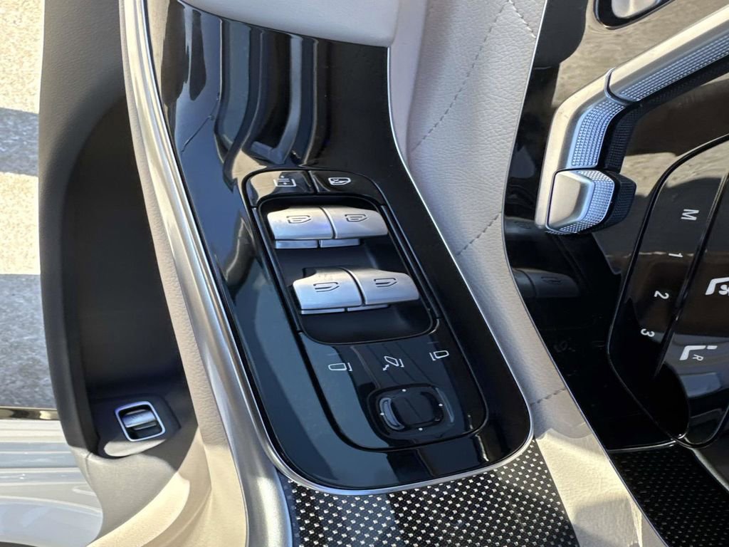 New 2025 Mercedes-Benz S 580 4MATIC Sedan image 30