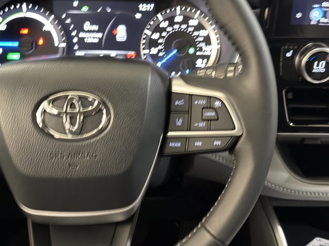 Used 2026 Toyota Highlander XLE AWD/4WD image 31