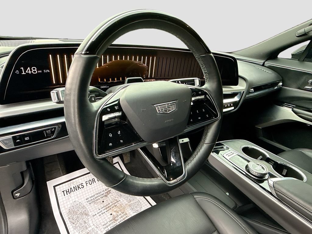 Used 2023 Cadillac Lyriq AWD image 12