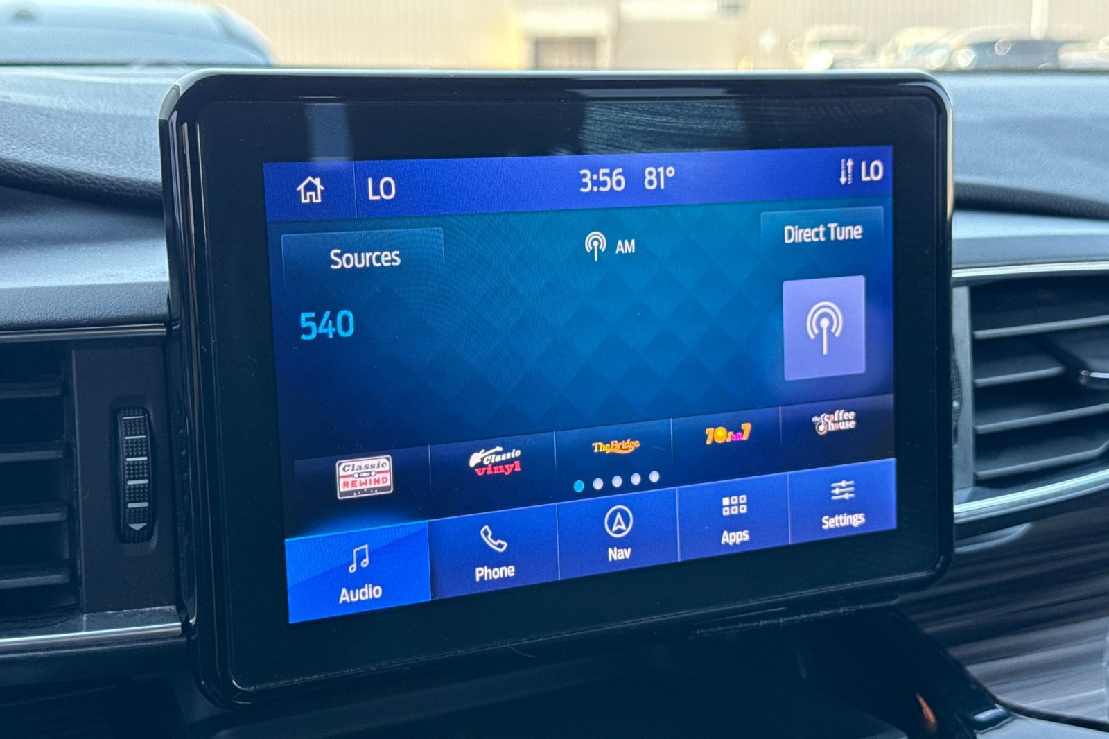 Used 2023 Ford Explorer Limited AWD/4WD image 22