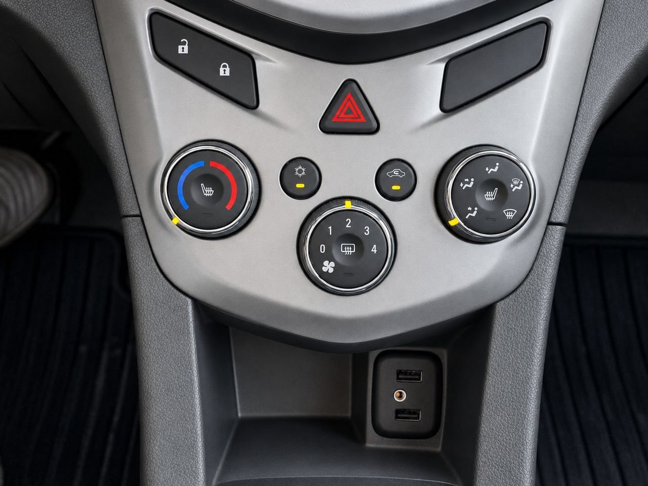 Certified 2019 Chevrolet Sonic LT w/ Convenience Package FWD image 18
