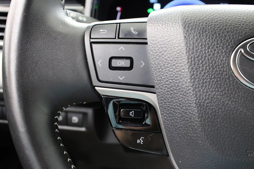 Used 2025 Toyota Camry SE FWD image 24