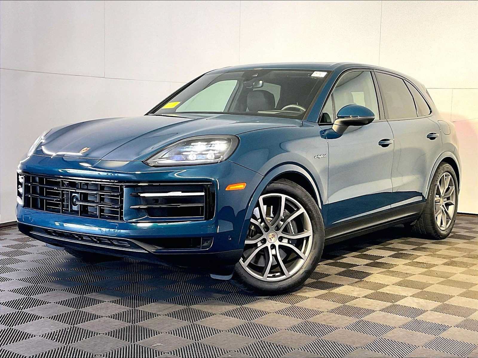 New 2026 Porsche Cayenne E-Hybrid AWD/4WD image 1