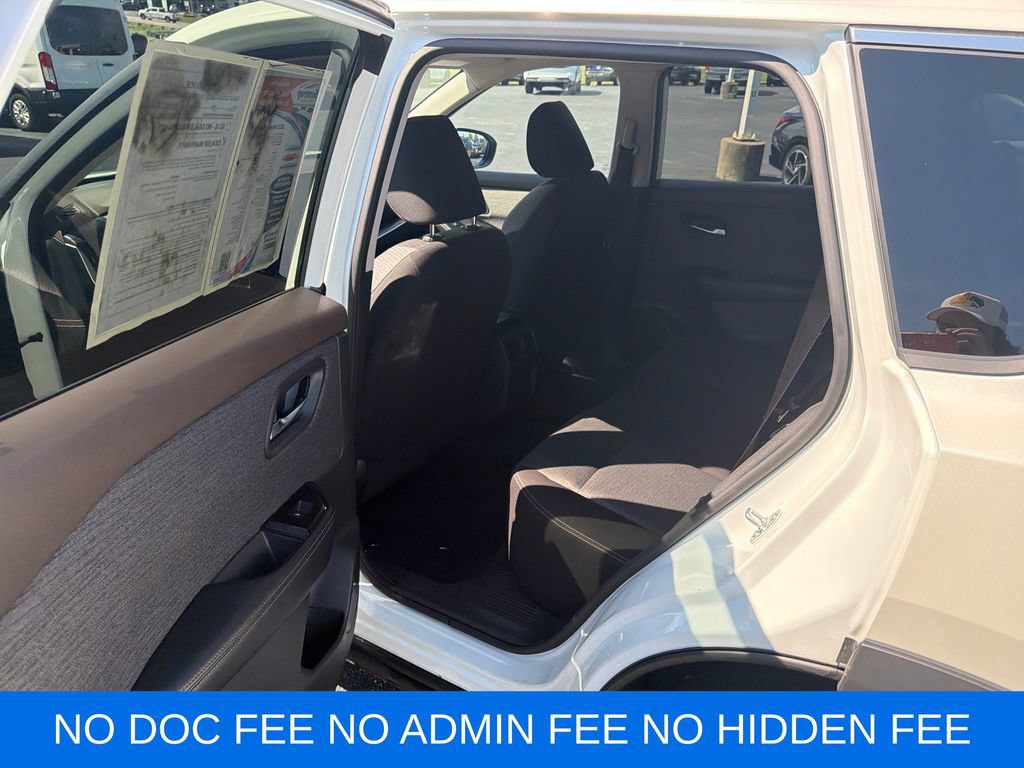 Used 2023 Nissan Rogue SV AWD/4WD image 15