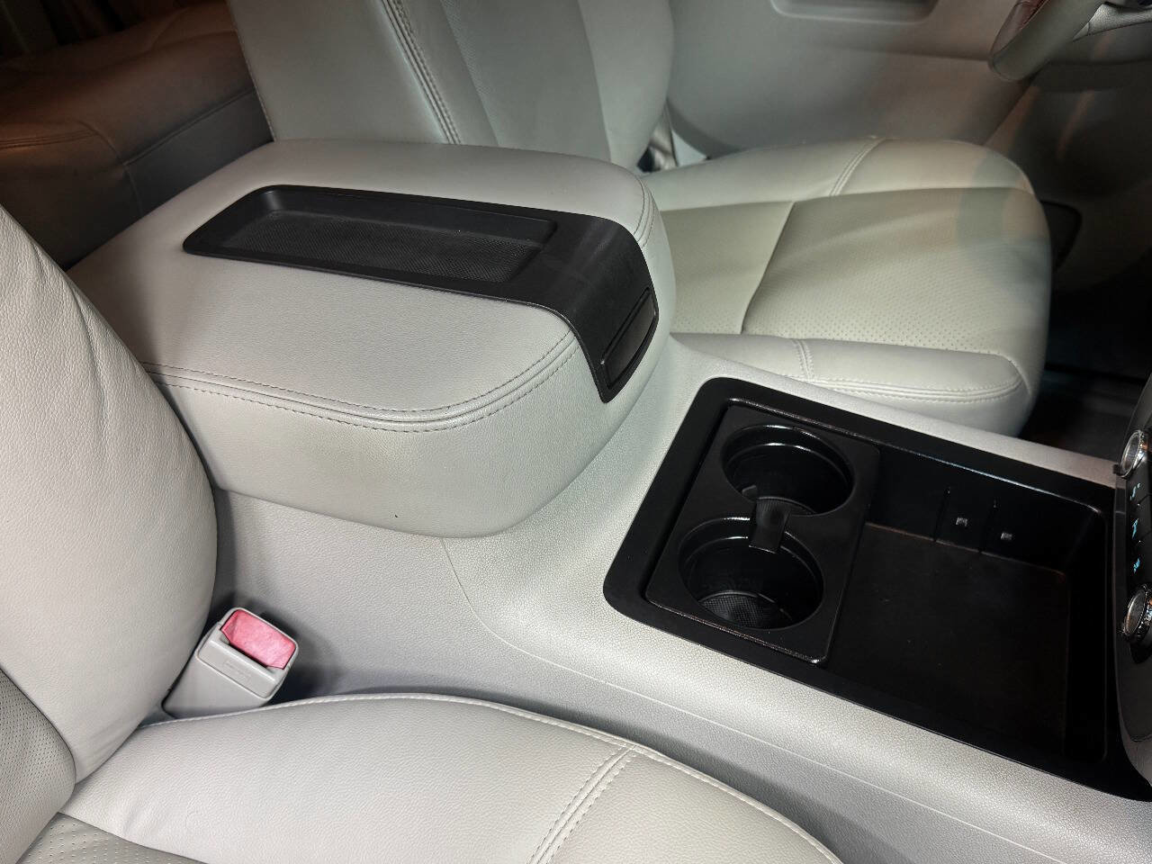 Used 2010 GMC Yukon SLT image 33