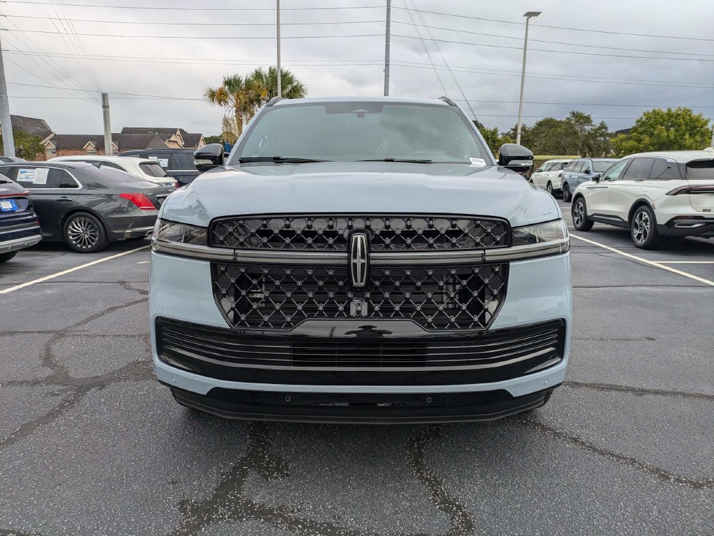 New 2027 Lincoln Navigator Reserve w/ Jet Appearance Package RWD image 11