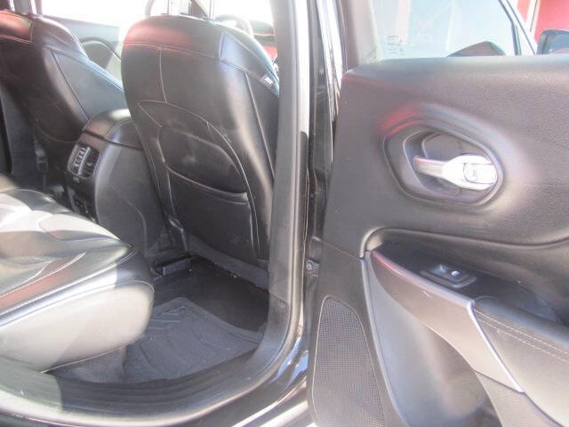 Used 2019 Jeep Cherokee Limited image 15