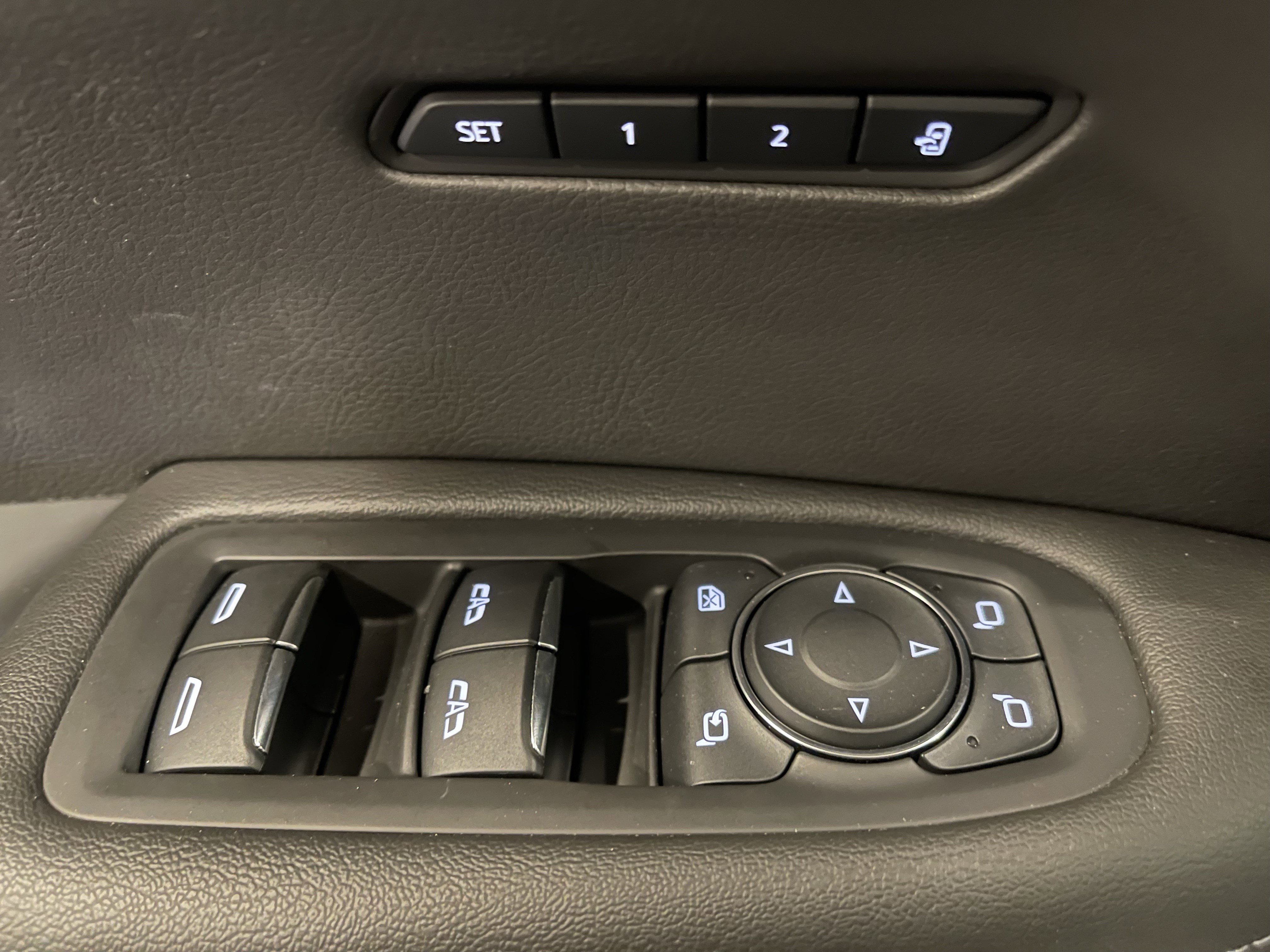 Used 2023 Cadillac XT6 Premium Luxury image 11