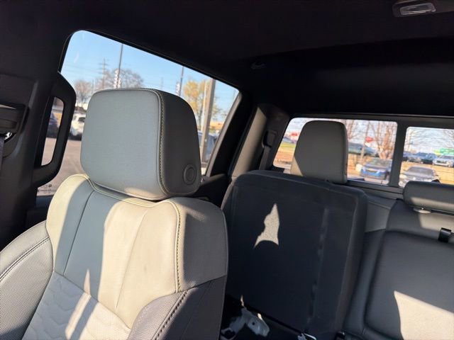 Used 2025 Chevrolet Silverado 1500 ZR2 w/ Technology Package image 19
