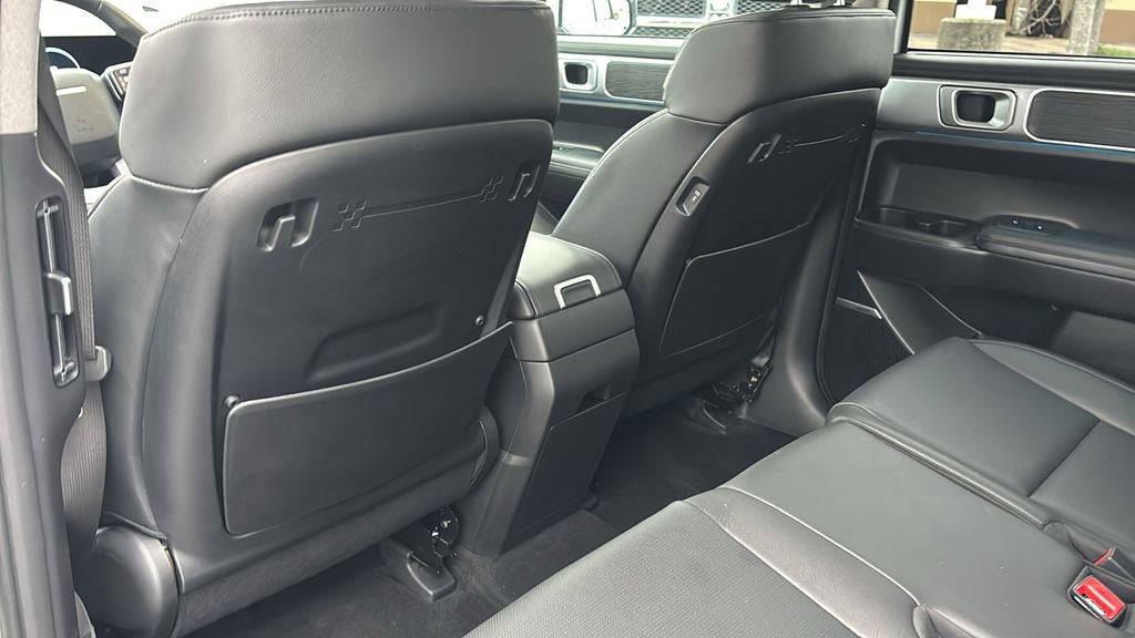 Used 2025 Hyundai Santa Fe Limited image 32