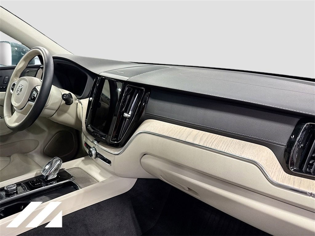 Used 2022 Volvo XC60 B6 Inscription w/ Advanced Package image 33