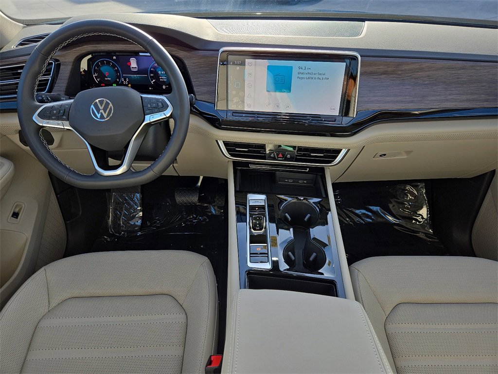 Certified 2025 Volkswagen Atlas SEL image 17