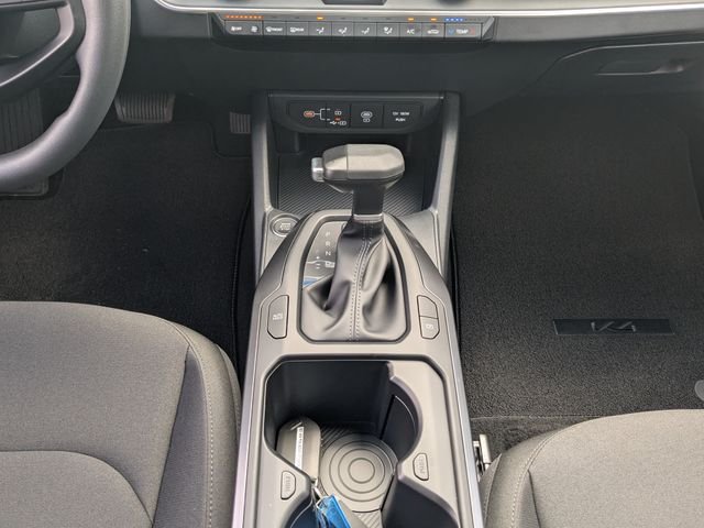 New 2026 Kia K4 FWD image 18
