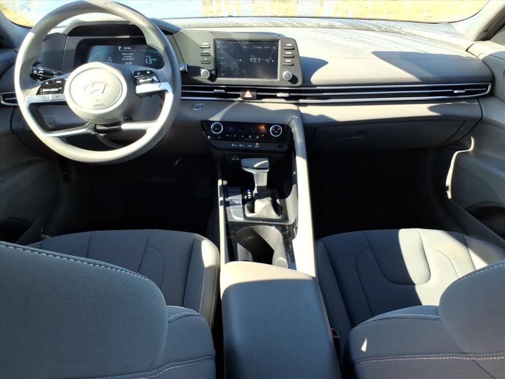 Used 2025 Hyundai Elantra Blue w/ Cargo Package image 12