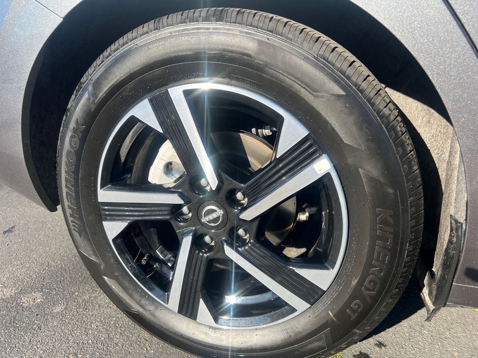 Used 2025 Nissan Sentra SV image 30