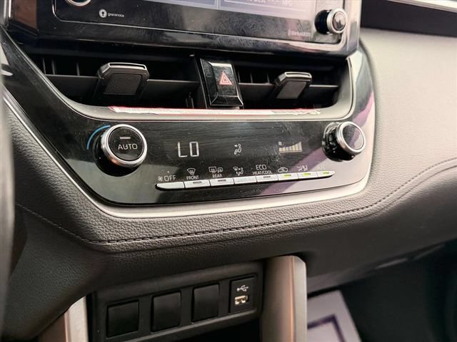 Used 2022 Toyota Corolla Cross LE w/ Moonroof Package AWD/4WD image 19