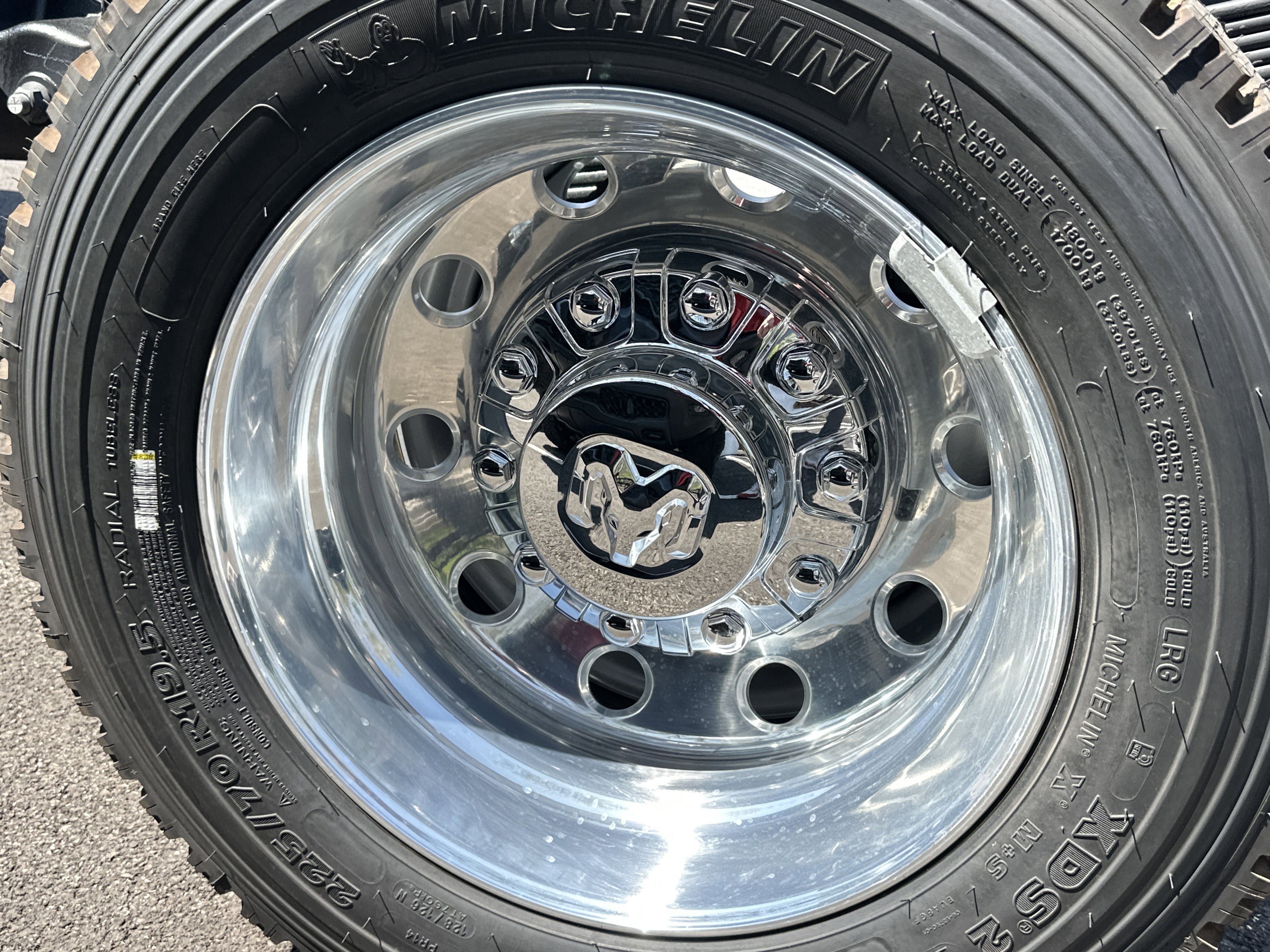 New 2026 RAM 5500 4x4 Crew Cab w/ Laramie Trim Package image 34