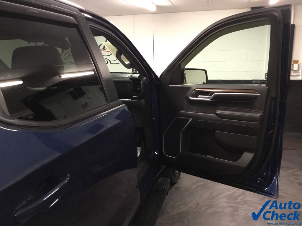 Used 2022 Chevrolet Silverado 1500 LT AWD/4WD image 16
