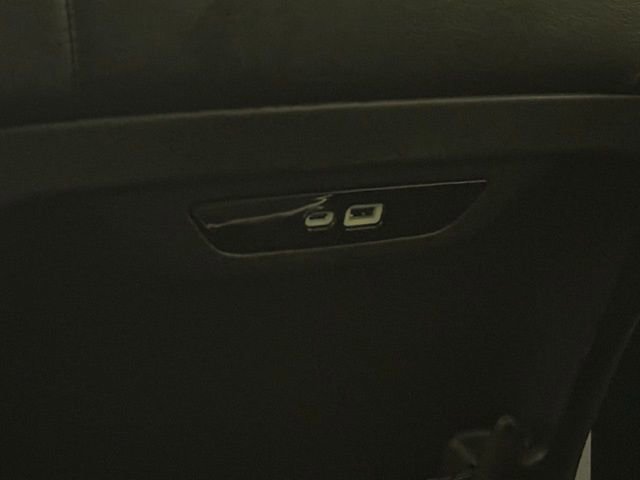 Certified 2025 Chrysler Pacifica Limited image 27