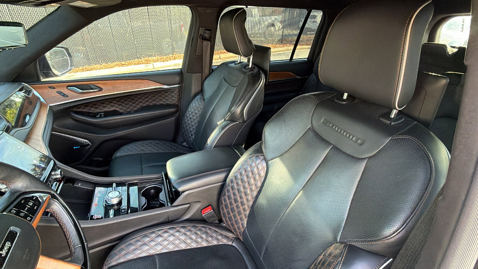 Used 2025 Jeep Grand Cherokee L Summit AWD/4WD image 17