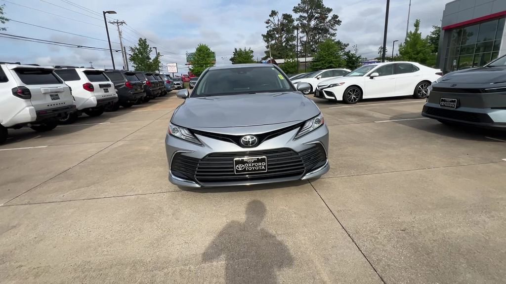 Used 2023 Toyota Camry XLE FWD image 9