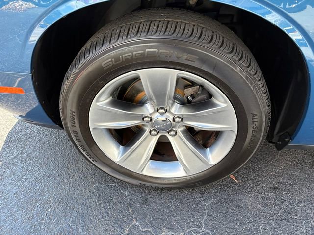 Used 2021 Dodge Challenger SXT RWD image 3