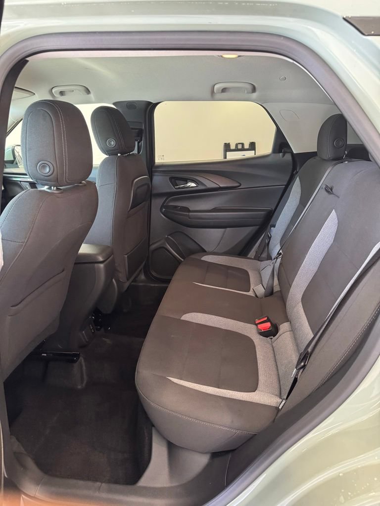 Used 2025 Chevrolet TrailBlazer LT w/ Convenience Package AWD/4WD image 5