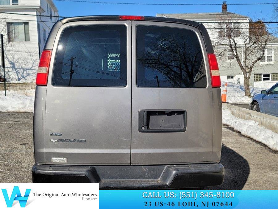 Used 2010 Chevrolet Express 2500 image 5