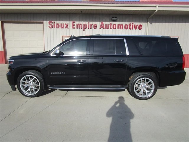 Used 2017 Chevrolet Suburban Premier AWD/4WD image 2