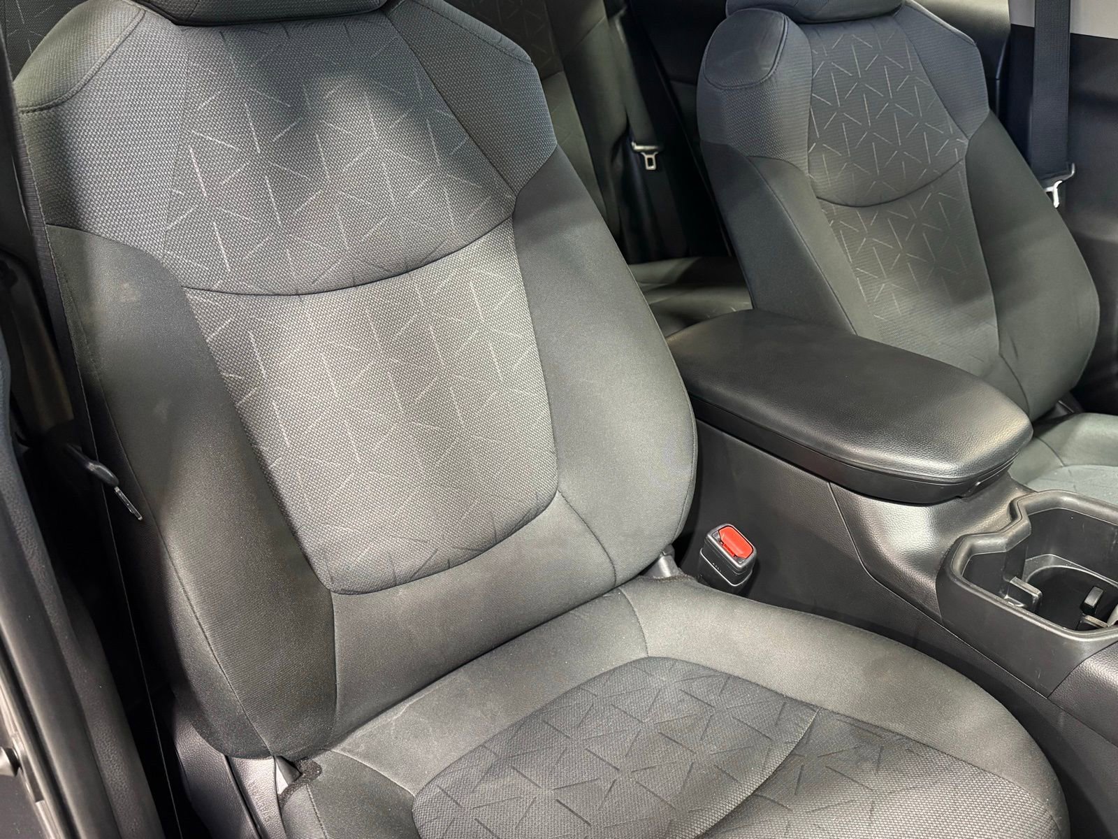 Used 2022 Toyota RAV4 XLE AWD/4WD image 45