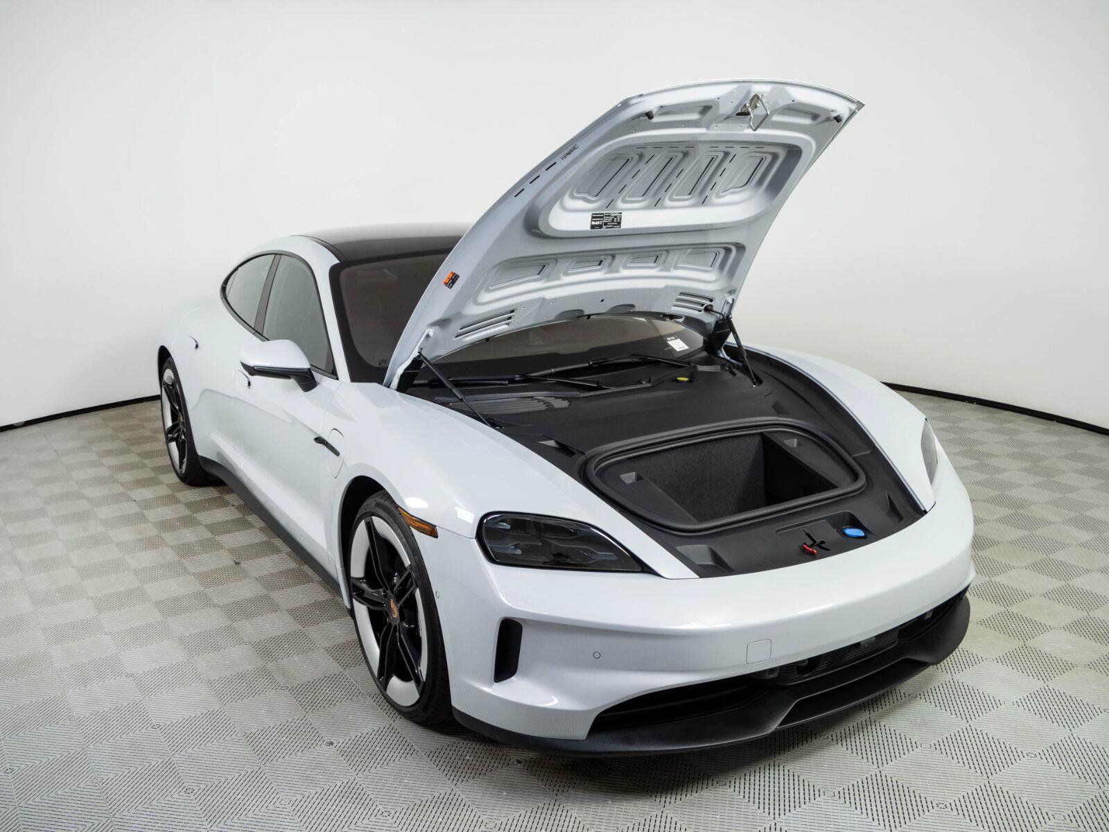 New 2026 Porsche Taycan AWD/4WD image 34