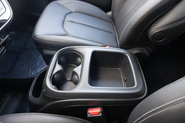 Used 2026 Chrysler Pacifica Select image 46