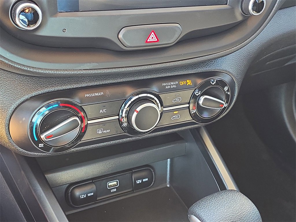 Certified 2025 Kia Soul LX w/ LX Technology Package image 26