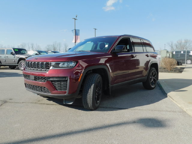 New 2026 Jeep Grand Cherokee Altitude AWD/4WD image 4